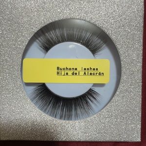 La buchona lashes (hija del alacrán)